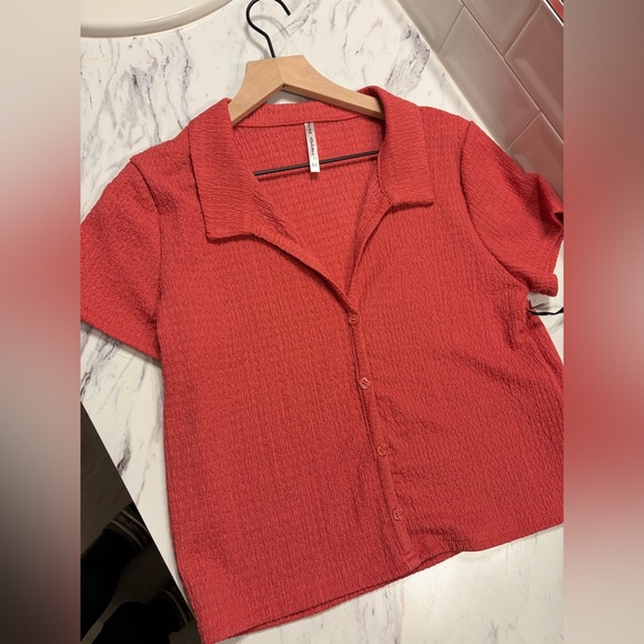 ICON Tops - ICON Textured Coral Button-Down Shirt‎